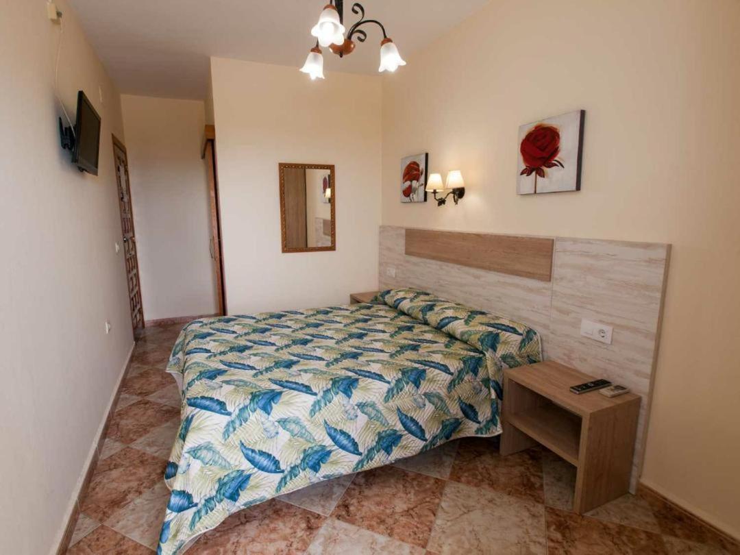 Hostal Sonrisa Del Mar コニル・デ・ラ・フロンテラ エクステリア 写真