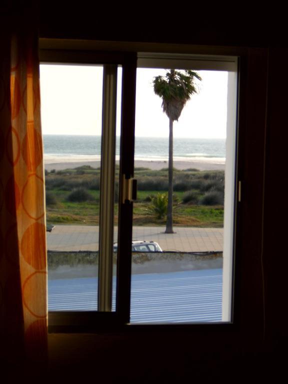 Hostal Sonrisa Del Mar コニル・デ・ラ・フロンテラ 部屋 写真